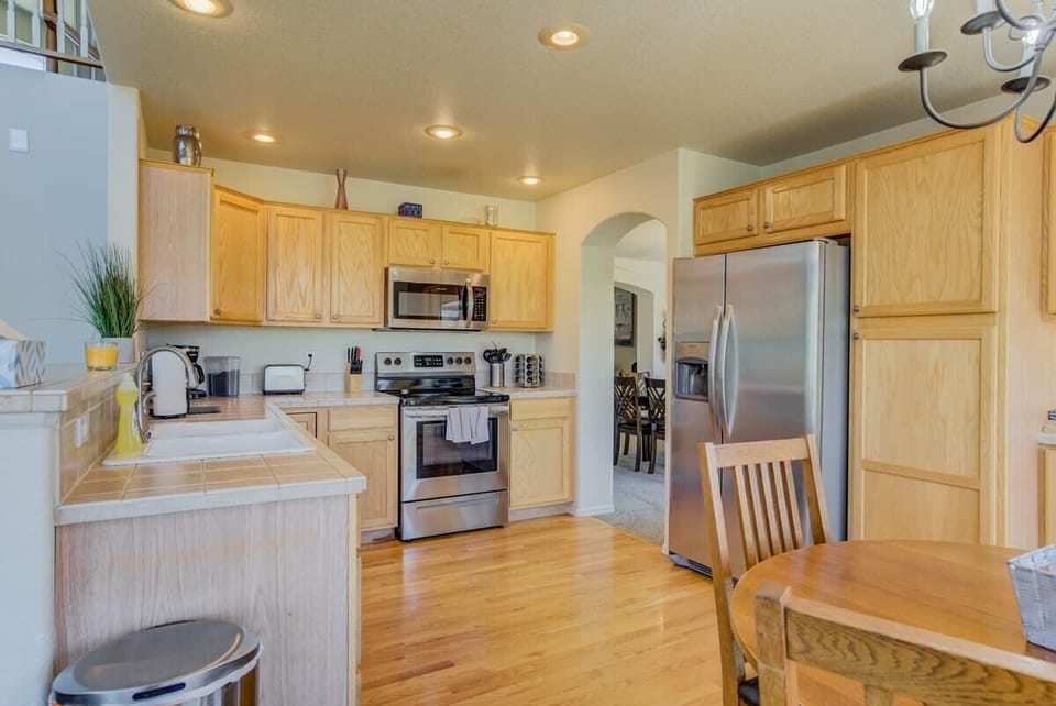 A big kitchen, ready for your culinary creations