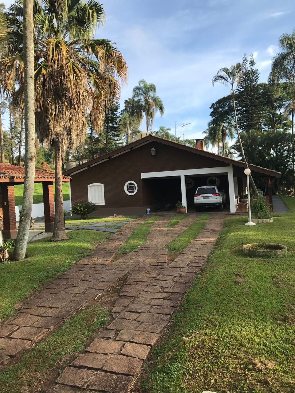 Luxurious country house, 60 MB Wi-Fi - 5 suites, 2 bedrooms, fireplace, swimming pool, barbecue. House in State of São Paulo