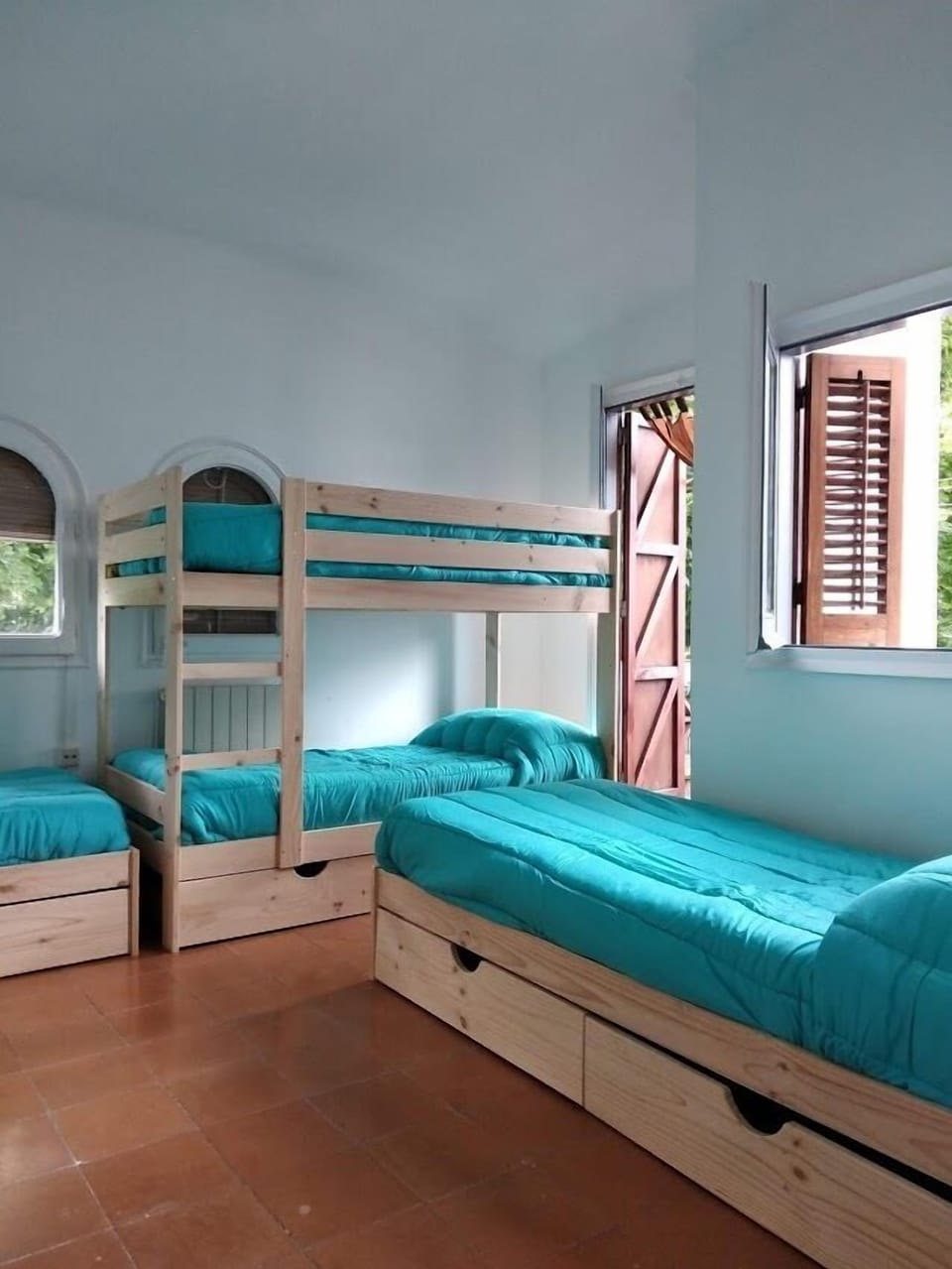 WiFi (free), bed sheets