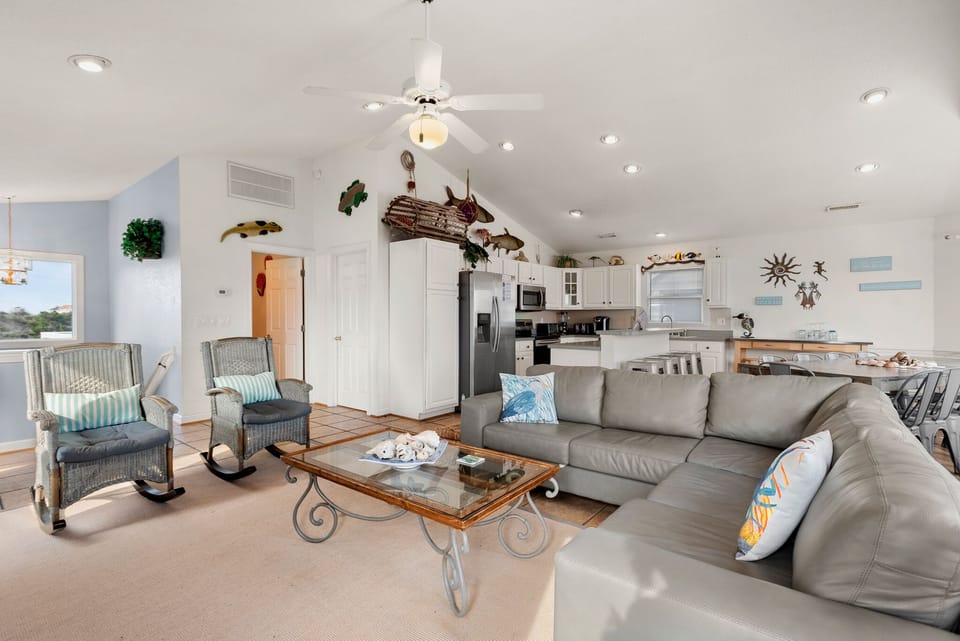 CS05: Per-SPECHT-tive | Top Level Living Area