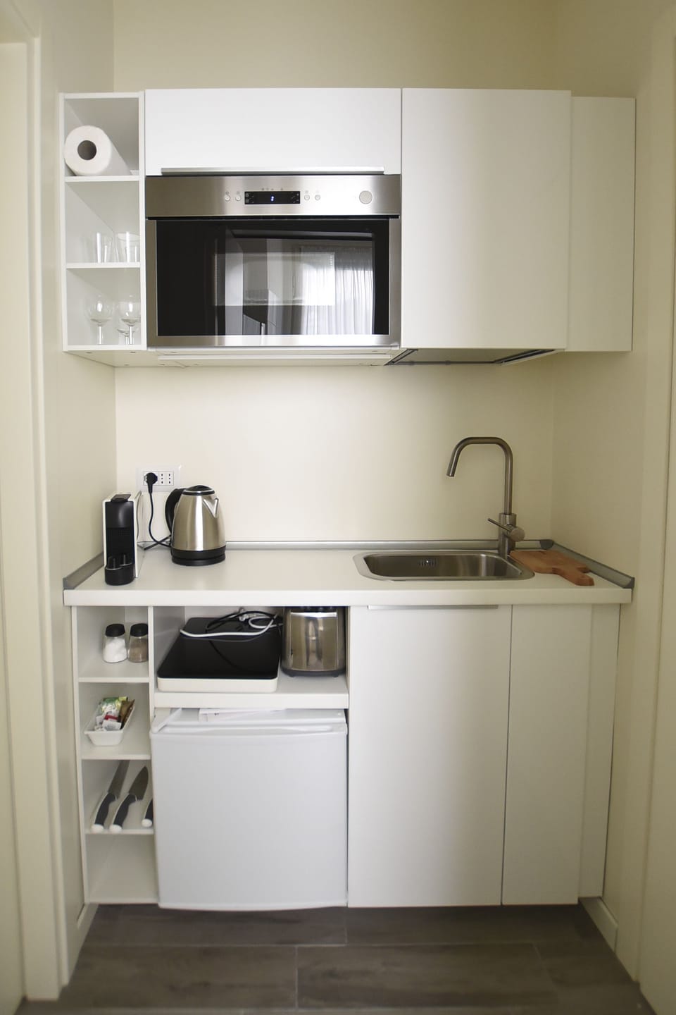 Fridge, microwave, stovetop, electric kettle