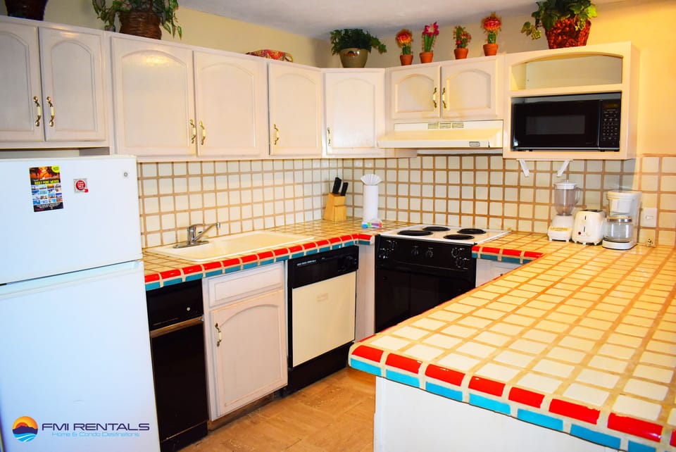 Kitchen completely equipped with all that you might need for cooking