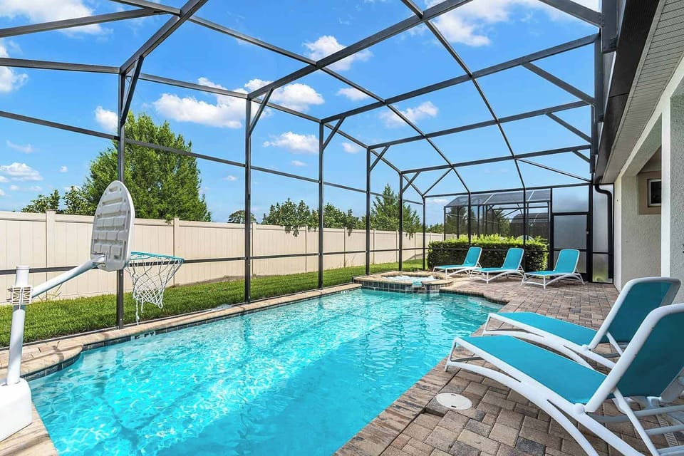 Private Pool & Patio