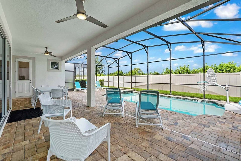 Private Pool & Patio