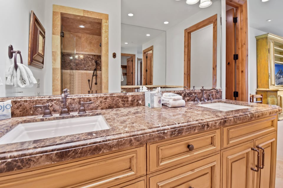 Dual Vanity Sinks