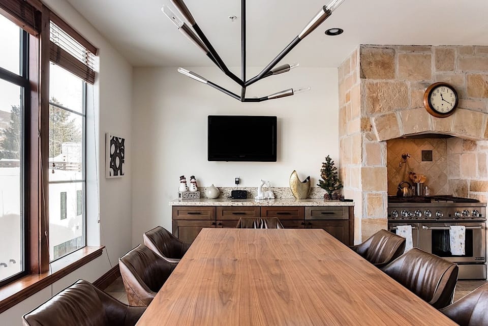 Open dining space connecting seamlessly to the kitchen, ideal for gatherings.