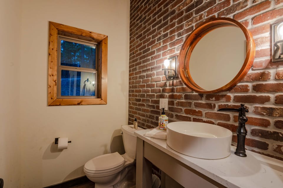 1/2 Bath