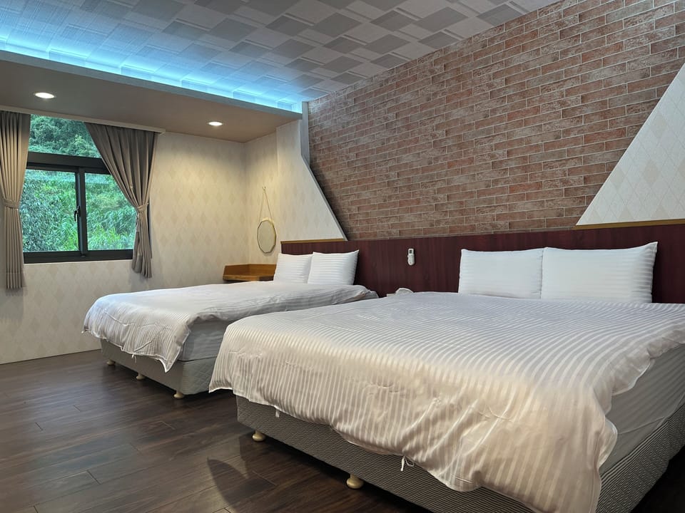 Standard Quadruple Room | Desk, free WiFi, bed sheets