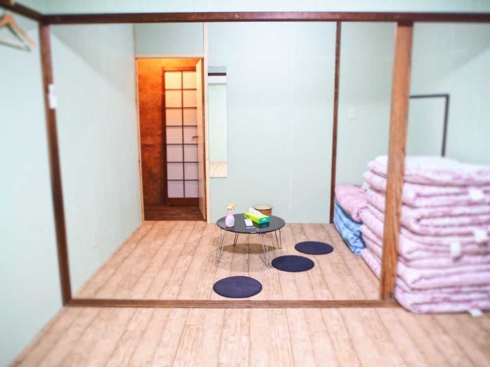 Laptop workspace, blackout drapes, WiFi (free), bed sheets