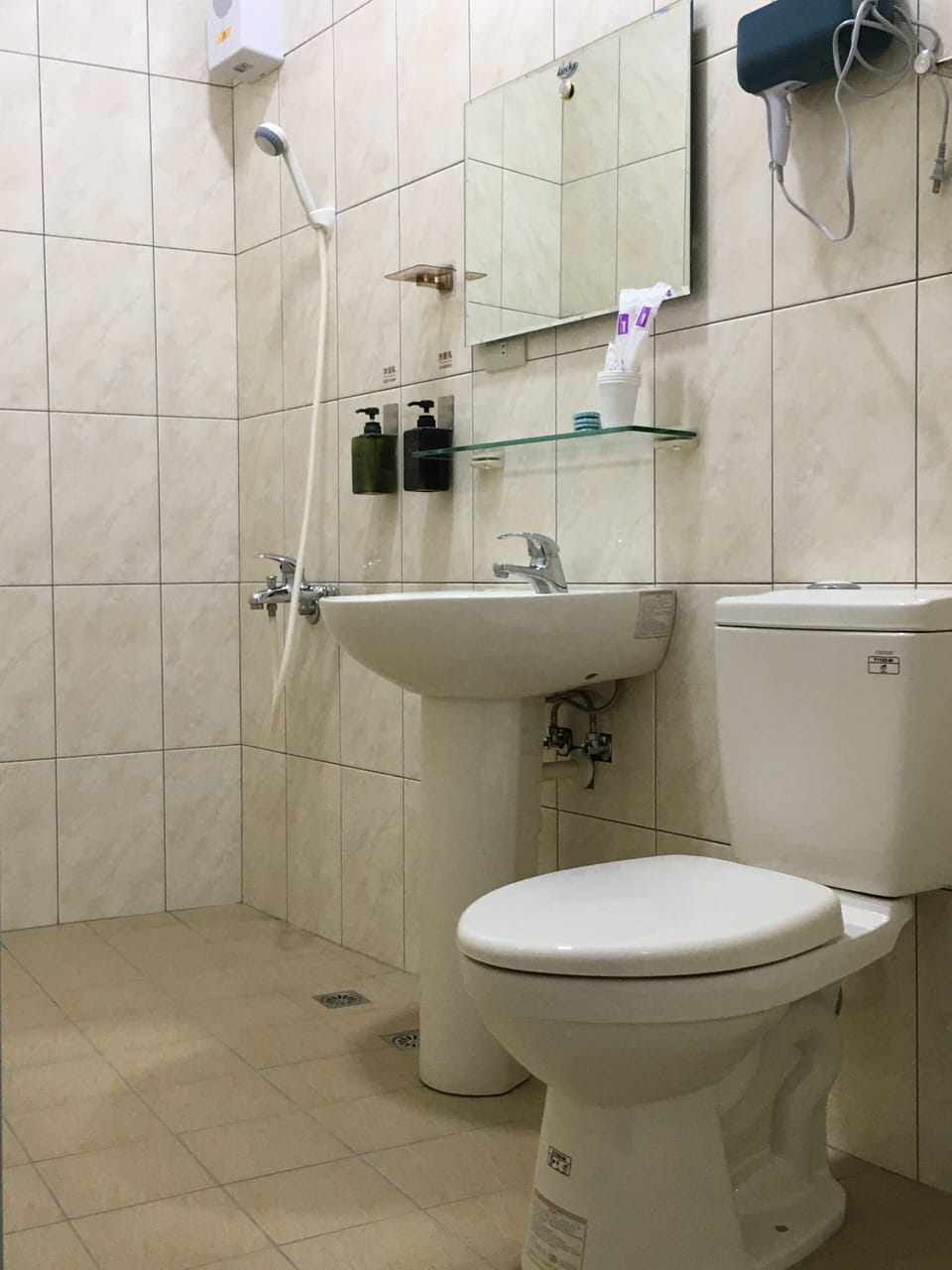 Standard Room (3A) | Bathroom sink