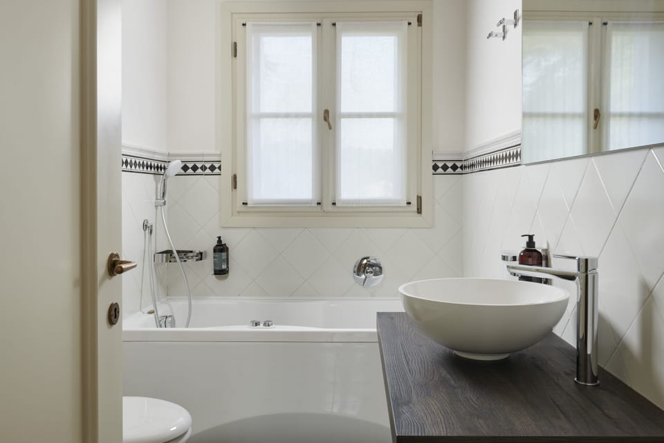 Family Loft | Bathroom | Free toiletries, hair dryer, bidet, towels