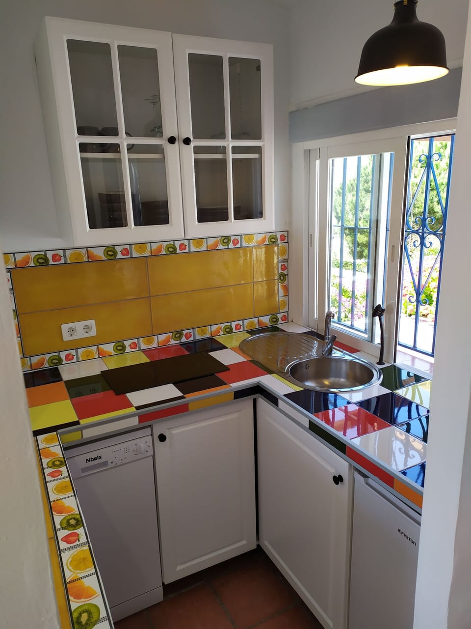 Deluxe Studio, 1 Queen Bed with Sofa bed (Casita) | Private kitchen | Shared fridge, electric kettle
