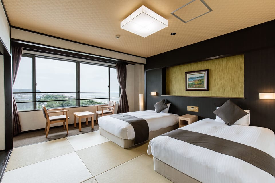 In-room safe, bed sheets