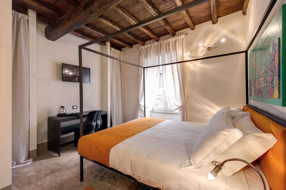 In-room safe, desk, WiFi (free), bed sheets