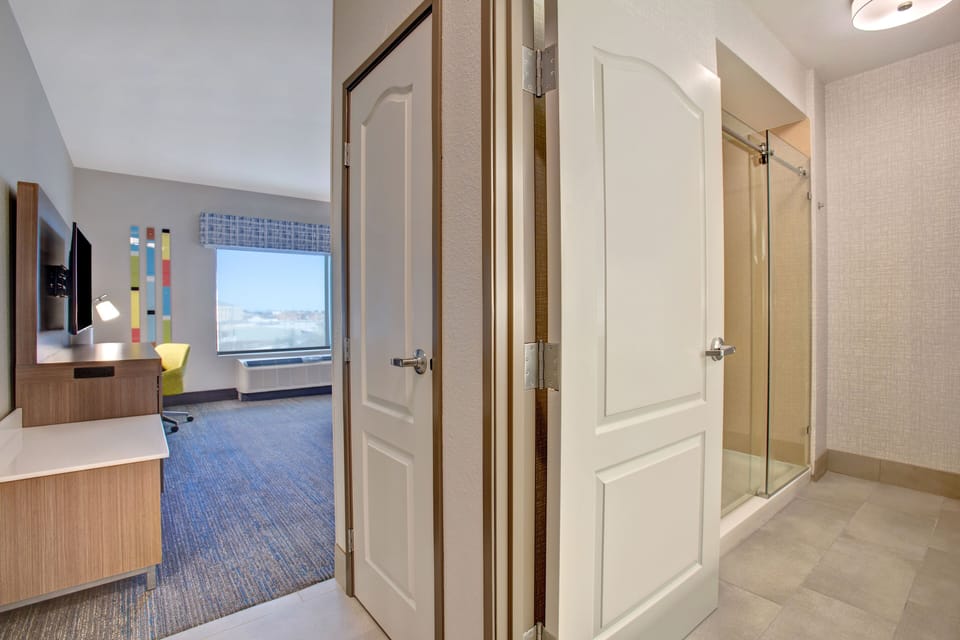 In-room safe, desk, iron/ironing board, WiFi (free)