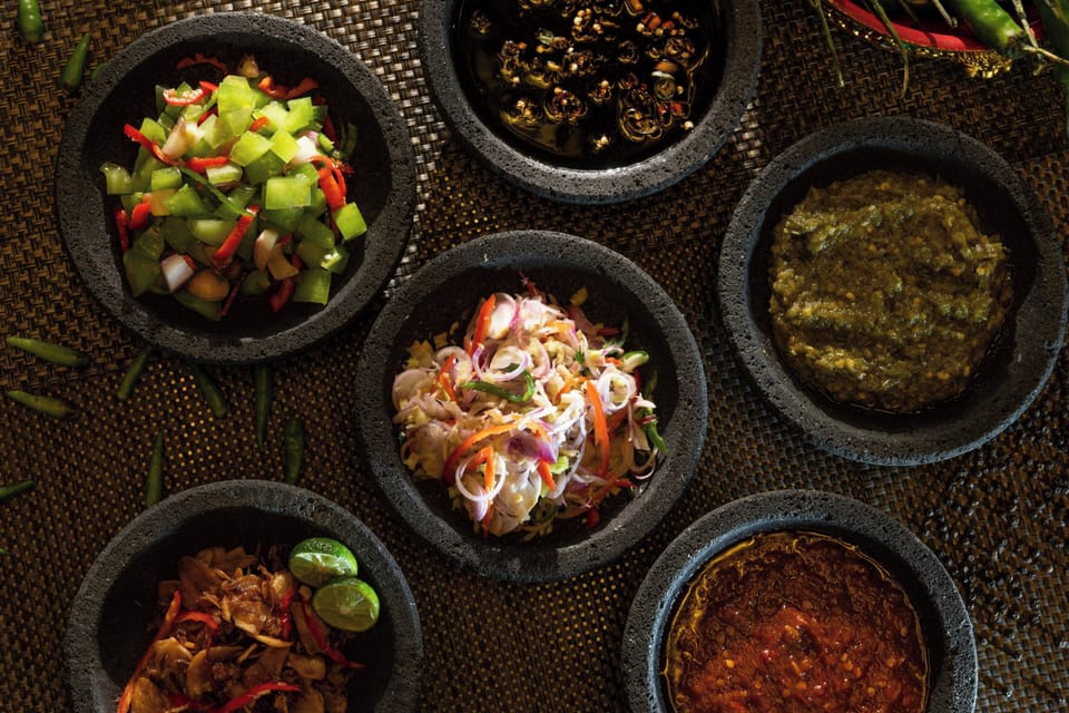 5 restaurants; breakfast, lunch, dinner, and brunch served
