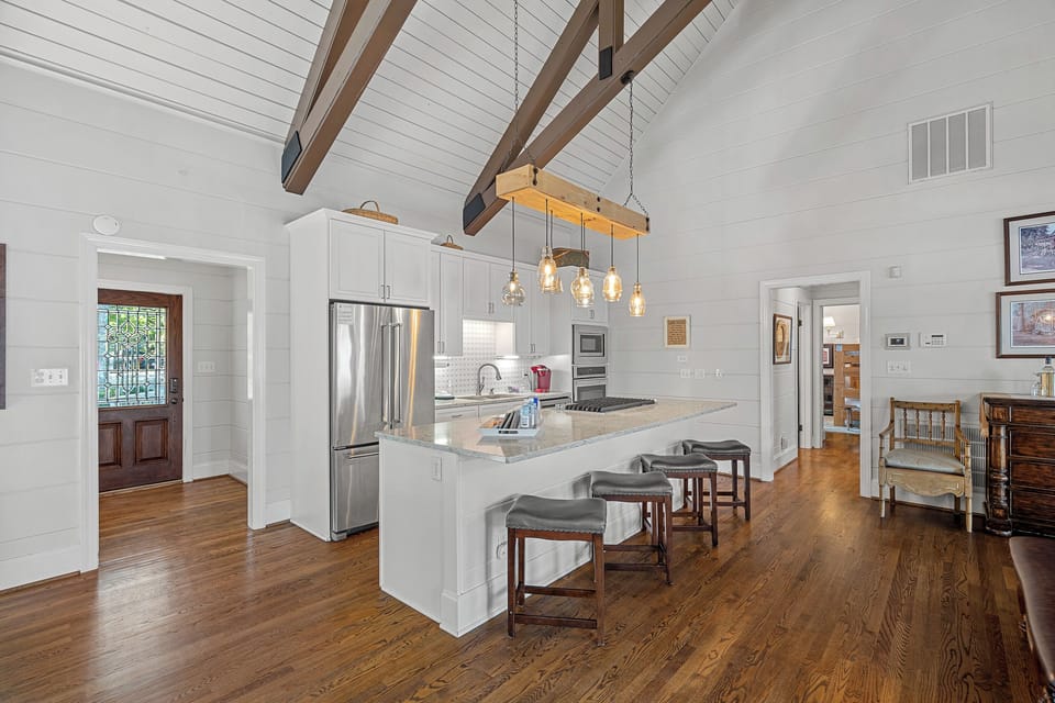 Fully stocked kitchen to prep all your group meals & island seating for 4.