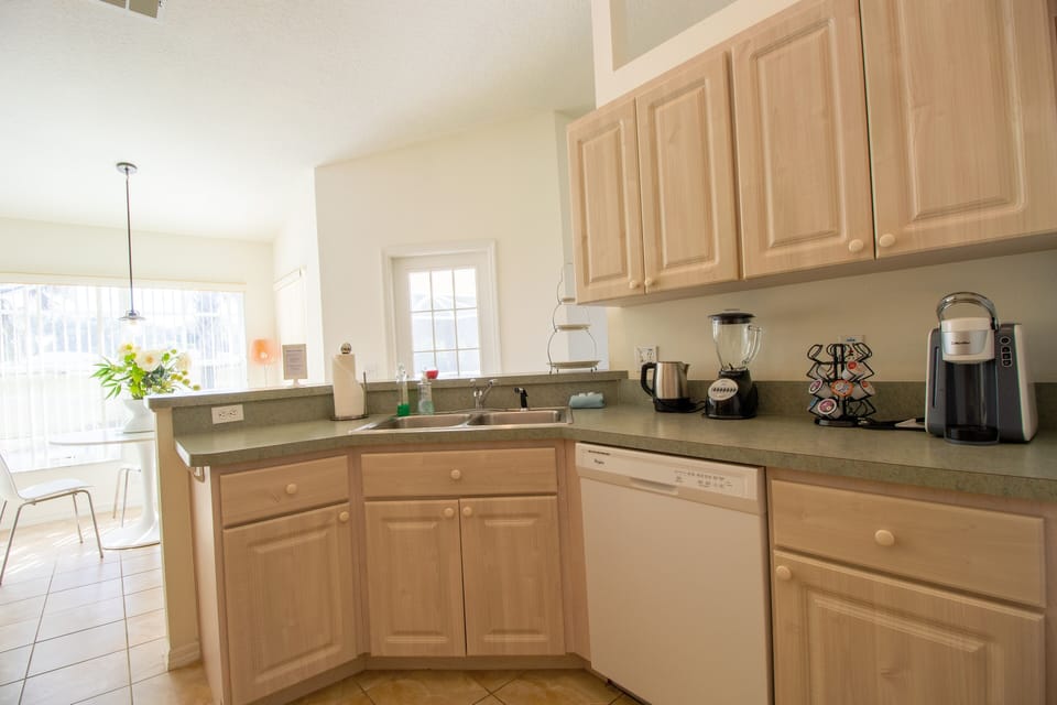 House, 3 Bedrooms | Private kitchen | Coffee/tea maker, fridge, oven, toaster