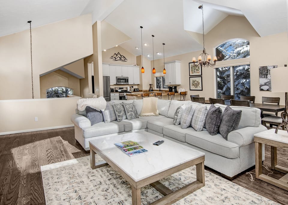 House, 4 Bedrooms | Living area | Flat-screen TV