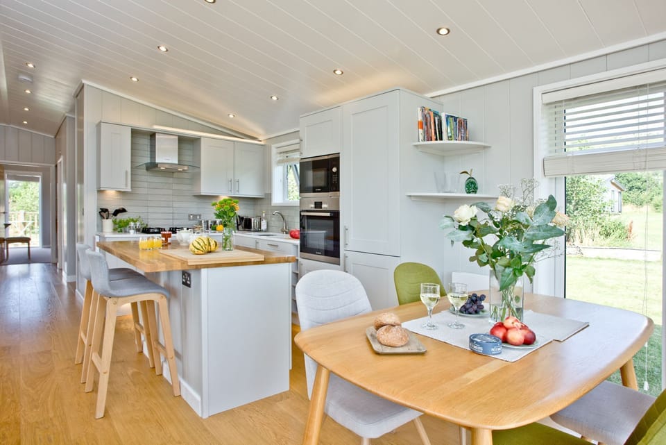 The kitchen and dining areas - Perry Lodge, Strawberryfield Park