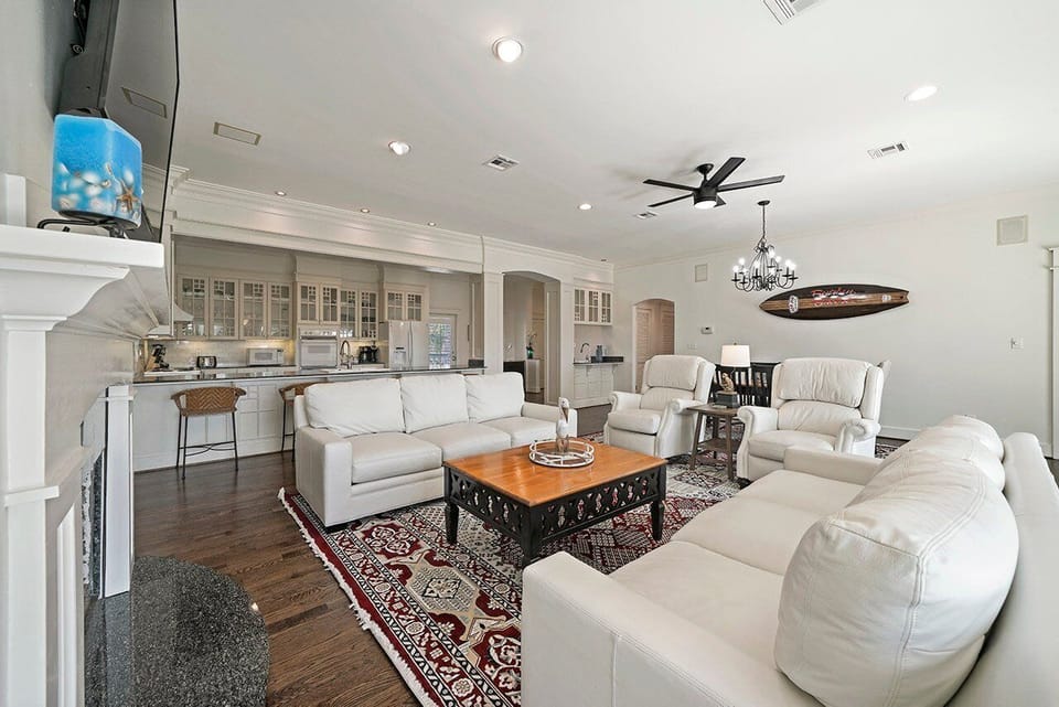 Bourbon Breeze - Miramar Beach - Living Room
