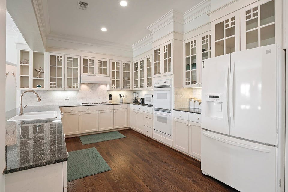 Bourbon Breeze - Miramar Beach - Kitchen