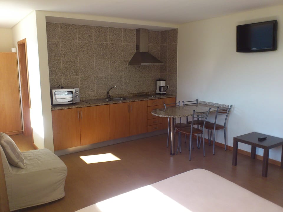 Studio | Individually decorated, individually furnished, free WiFi, bed sheets