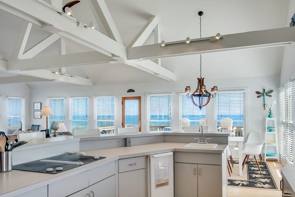 DU909: Blue Bayou | Top Level Kitchen