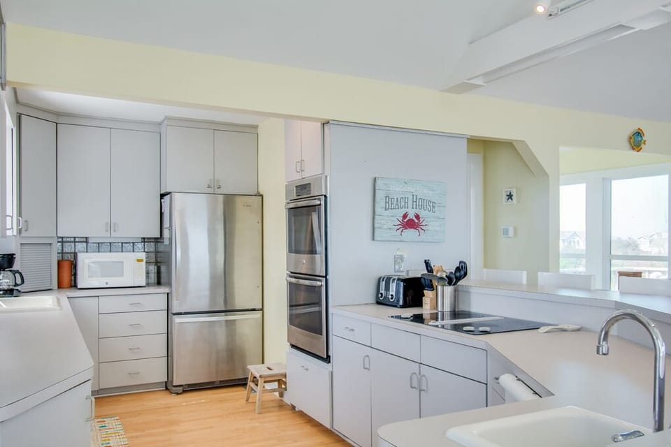 DU909: Blue Bayou | Top Level Kitchen