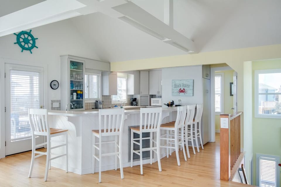 DU909: Blue Bayou | Top Level Kitchen