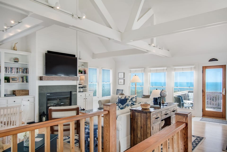 DU909: Blue Bayou | Top Level Living Area