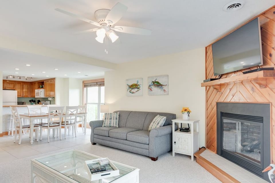 QD1: The Quay D1 | Mid Level Living Area