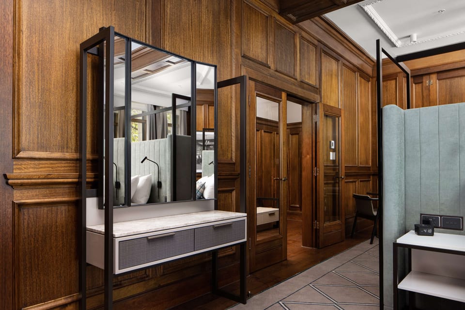 Suite, 1 King Bed (King Master Suite, Lounge Access) | In-room safe, blackout drapes, soundproofing, iron/ironing board