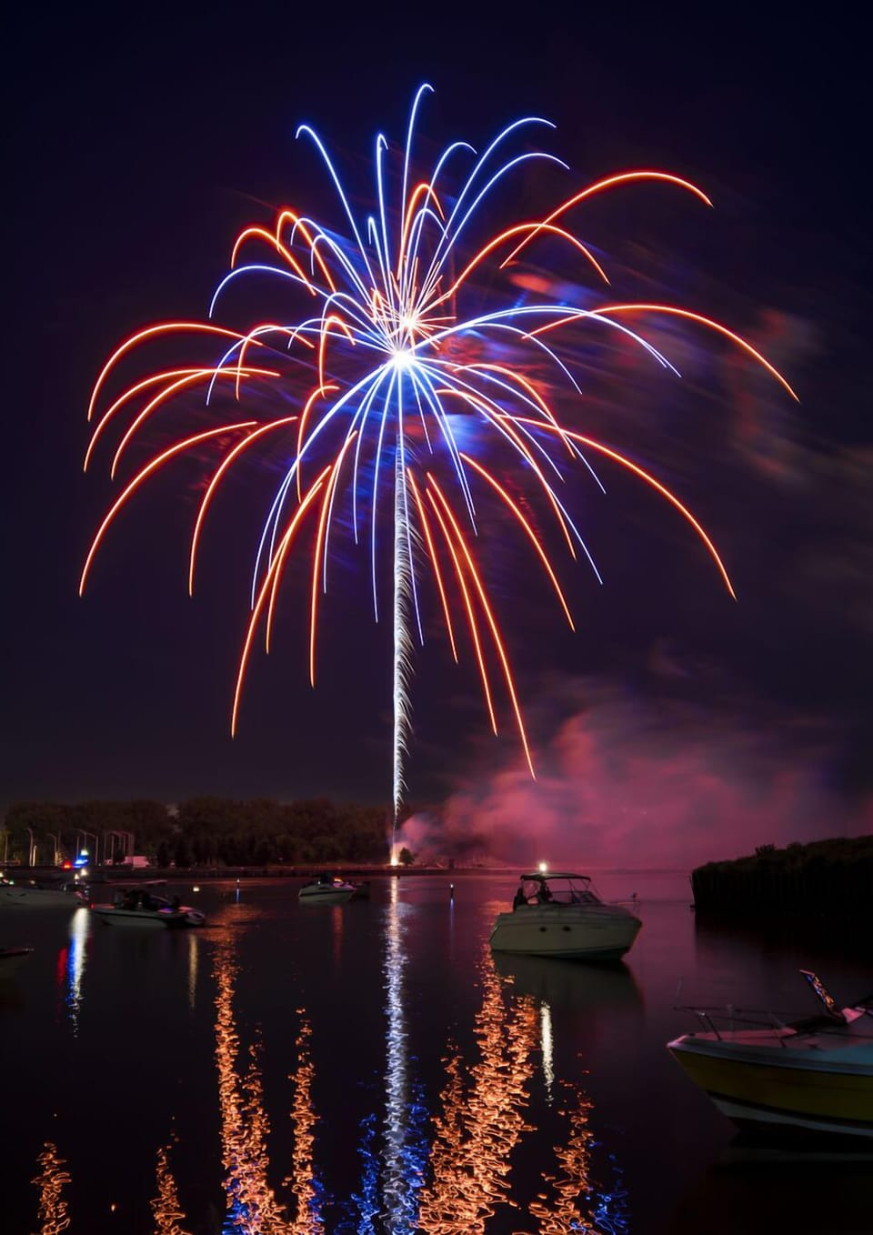 4th of July and NYE is always spectacular on the lake! 