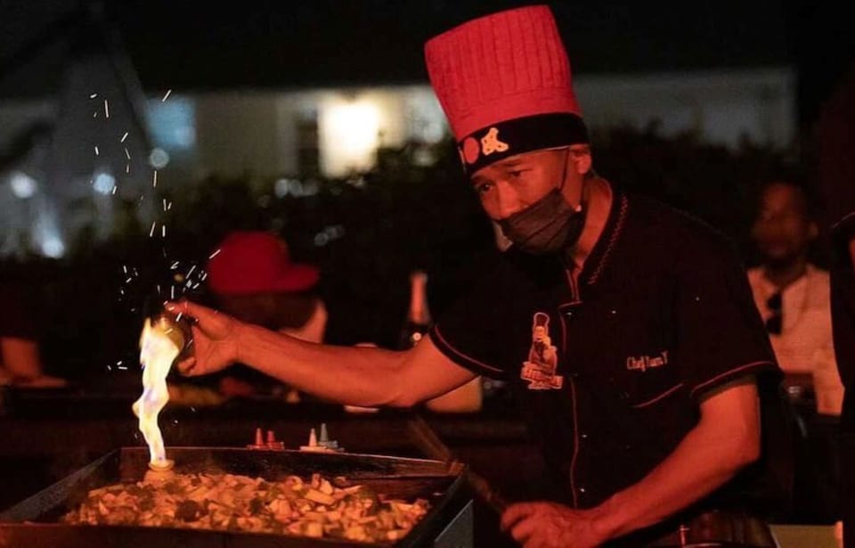 Once you have made reservation with us we can arrange for our Private Hibachi Chefs coming to Villa to cook for you with delicious food and amazing entertaining show right in front of you outside our back patio. 