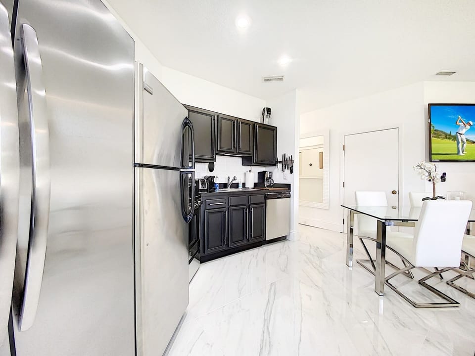 Fully equipped kitchen that caters to your every need.
