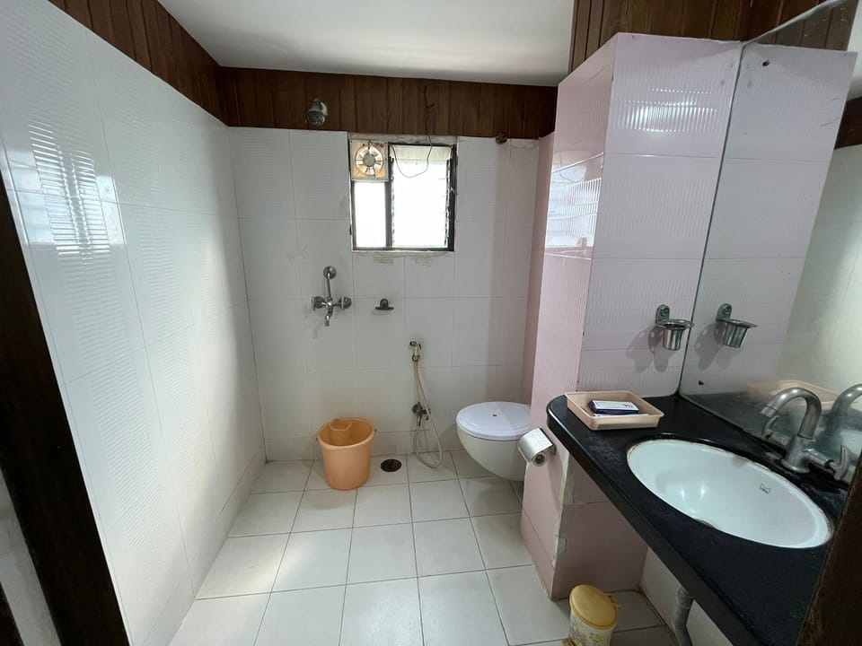 Shower, towels