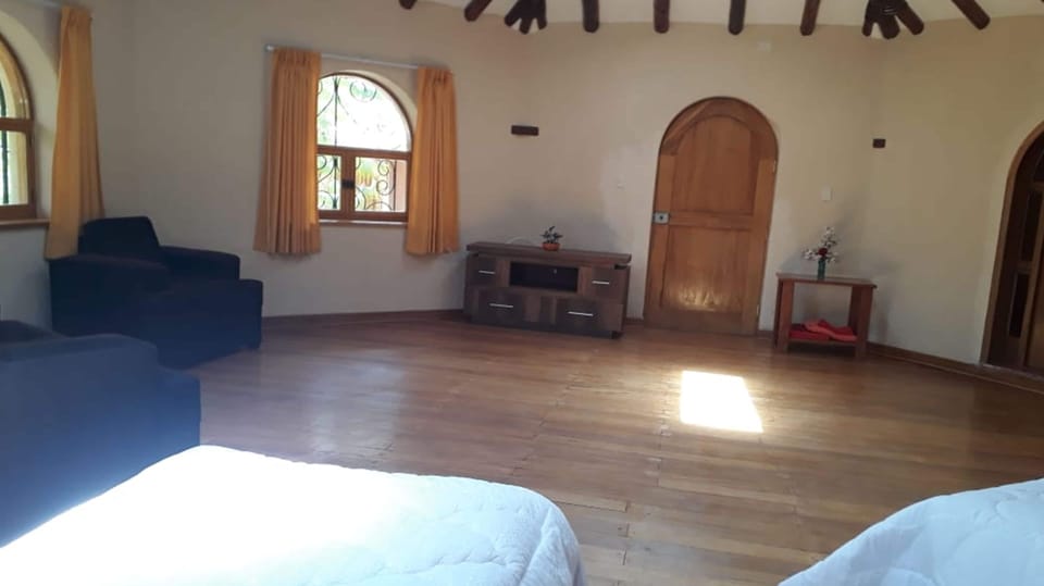 Family Bungalow | Desk, laptop workspace, WiFi (free), individually decorated