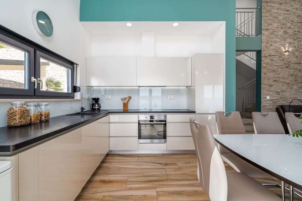 Modern and very well equipped kitchen with all needed amenities