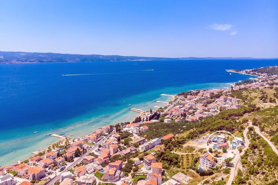 Location of Villa Oslo, within walking distance to the sea and Omiš