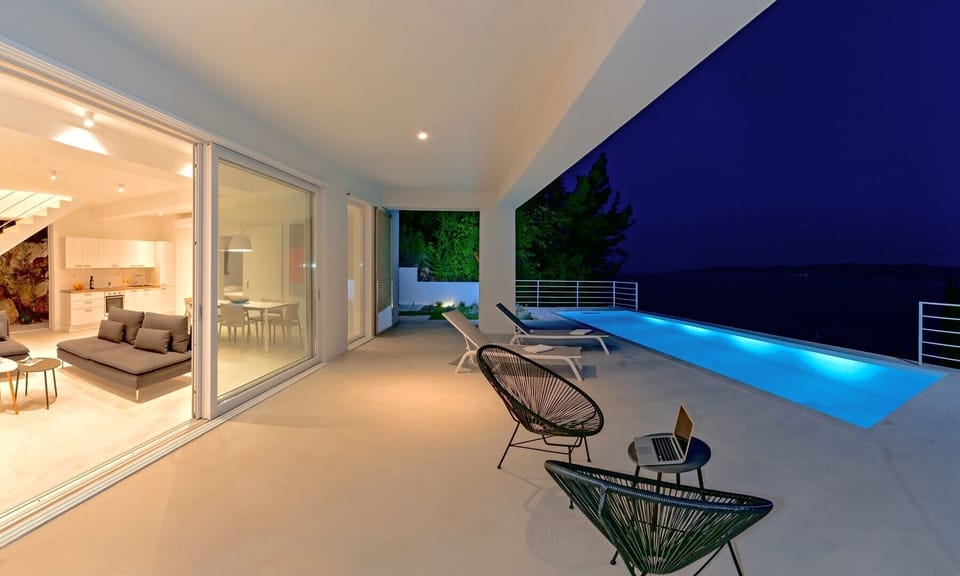 You can enjoy the amazing sea view also in the night, with a glass of wine...