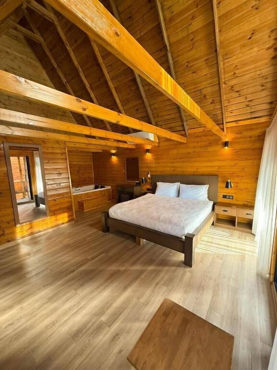 Junior Room (Junior suite with jetted tube) | Premium bedding, minibar, in-room safe, desk