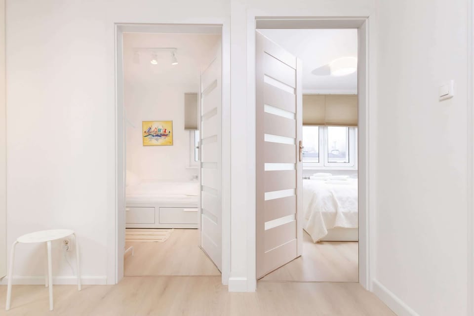 Enjoy easy access to the city's attractions from this well-located building. 