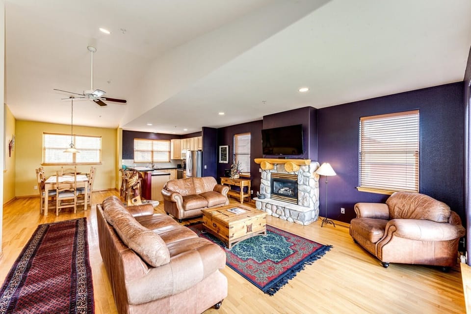 Townhome, 4 Bedrooms | Living area | Smart TV, DVD player
