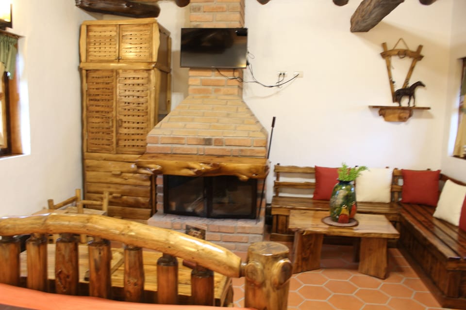Flat-screen TV, fireplace