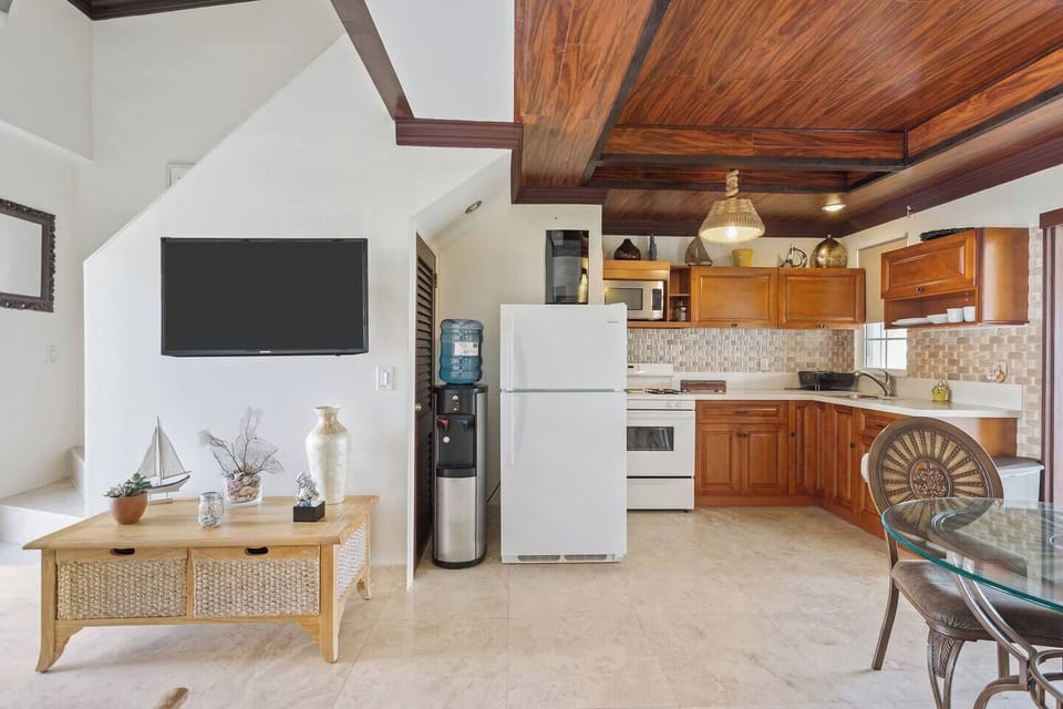 Bedroom 4 - Kitchen - Grouper
