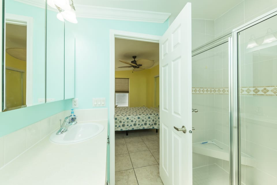 Ensuite Master Bathroom