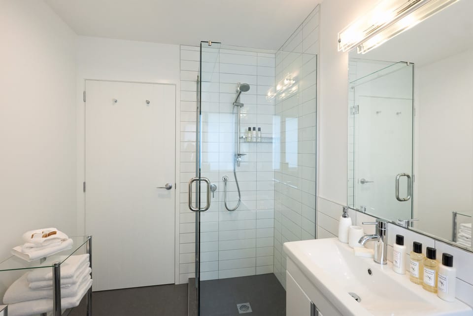 Tranquility Retreat  | Bathroom | Shower, rainfall showerhead, designer toiletries, hair dryer