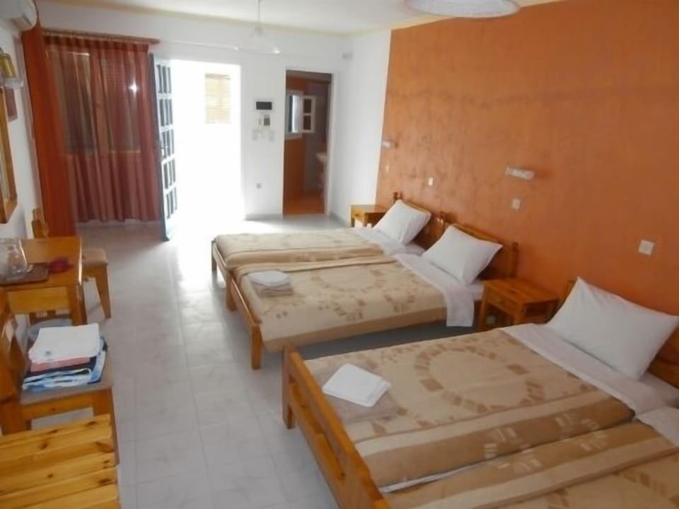 Family Room | Iron/ironing board, free WiFi, bed sheets