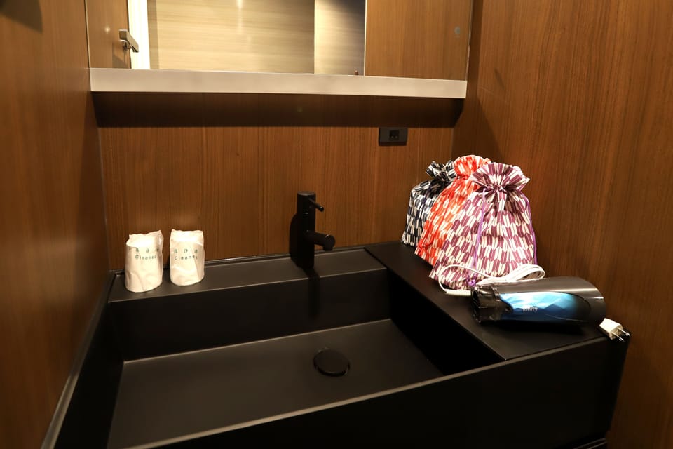 Deluxe Family Room | In-room safe, individually decorated, free WiFi, bed sheets